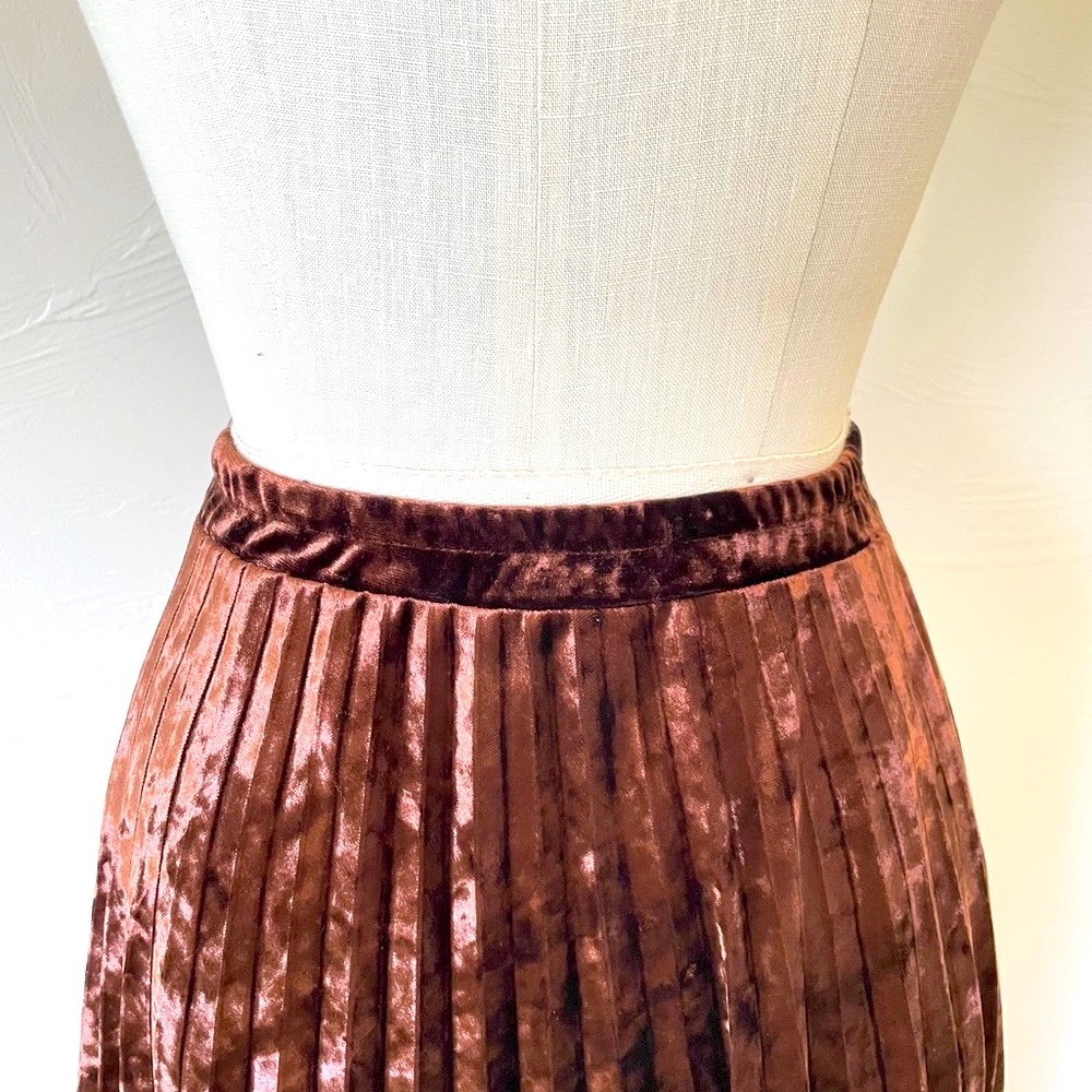 213 | Velvet Brown Pleated Skirt With Lace Trim - Picture 6 of 8